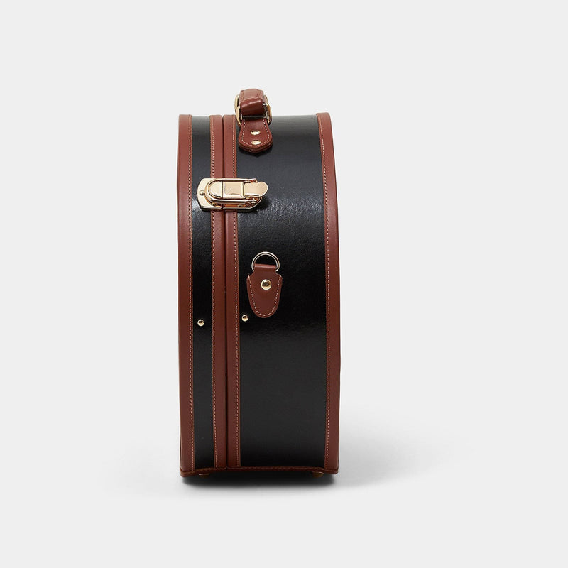 Side product view of the large hatbox Diplomat leather suitcase in black