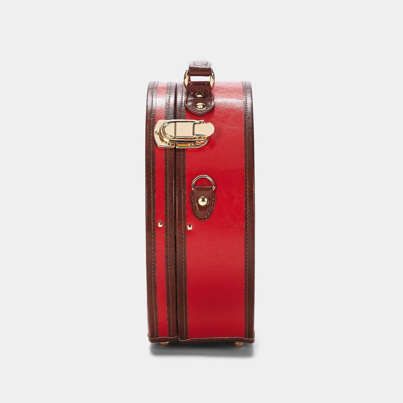 Side product view of the large hatbox Entrepreneur vegan leather suitcase in red