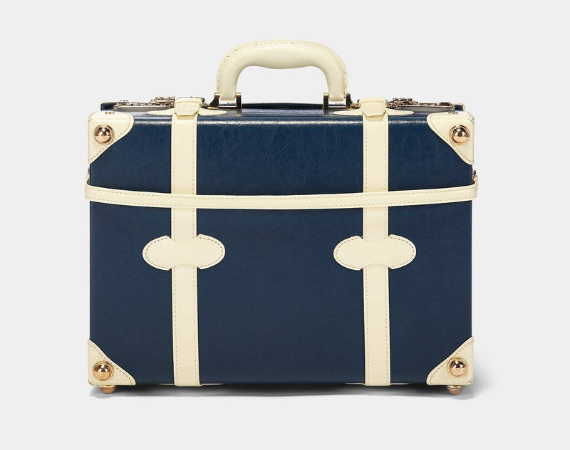 Back product view of the overnighter Entrepreneur vegan leather suitcase in navy with detachable suitcase strap
