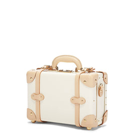 Angled product view of the vanity Sweetheart fibreboard suitcase in cream